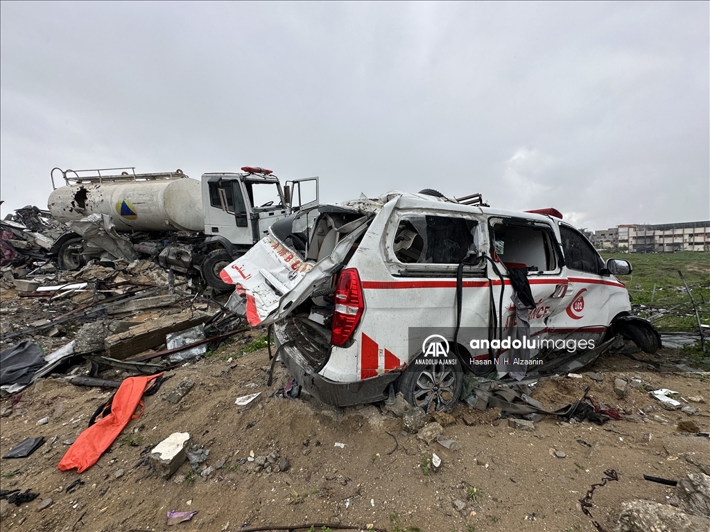 Ateşkesin ardından Beyt Lahiya'daki yıkım ve kullanılamaz hale gelen araçlar görüntülendi