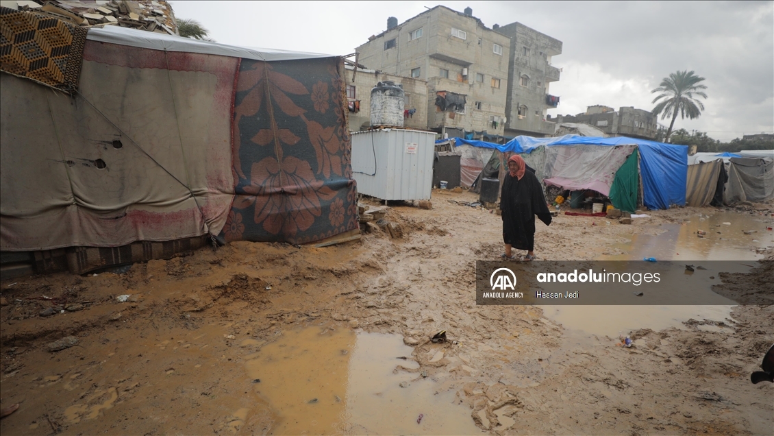 Many tents flooded due to heavy rain in Gaza