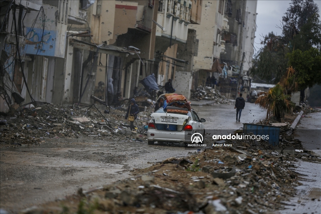 Ateşkesin ardından Nuseyrat Mülteci Kampı'na dönen Filistinliler, yıkım ve enkazla karşılaştı
