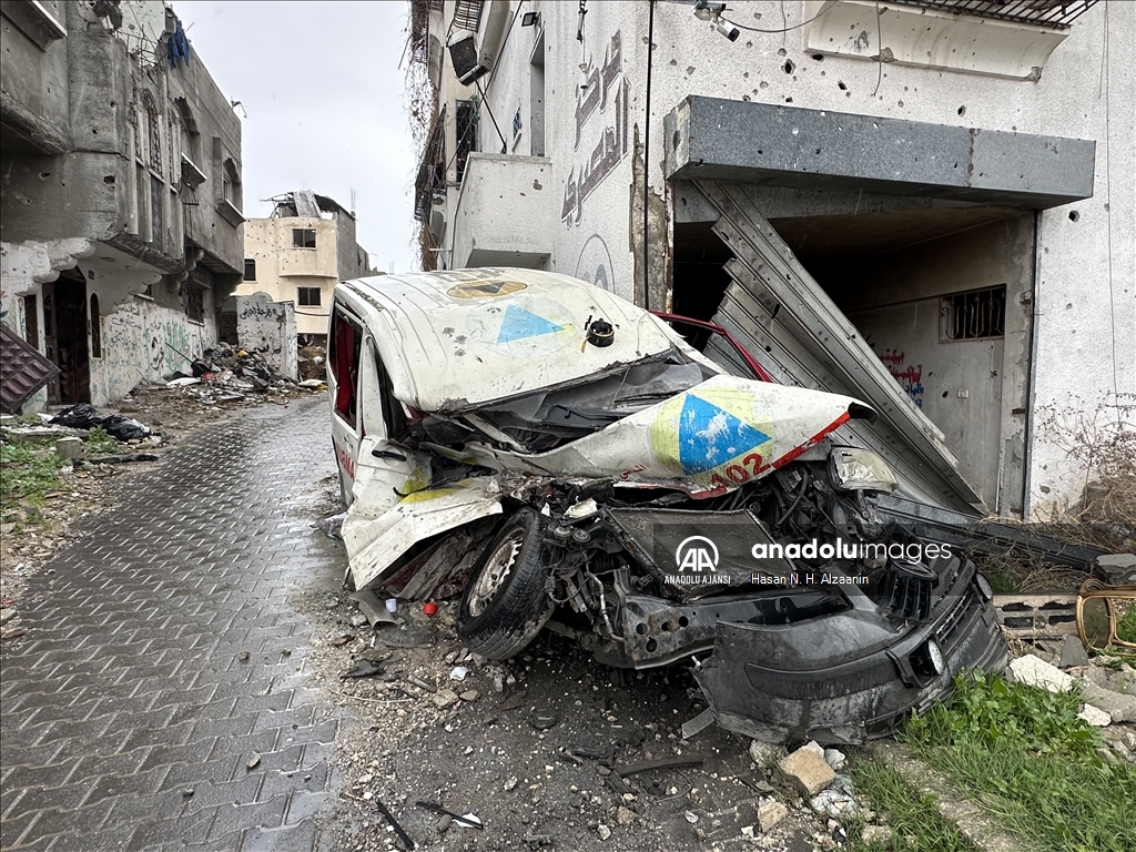 Ateşkesin ardından Beyt Lahiya'daki yıkım ve kullanılamaz hale gelen araçlar görüntülendi