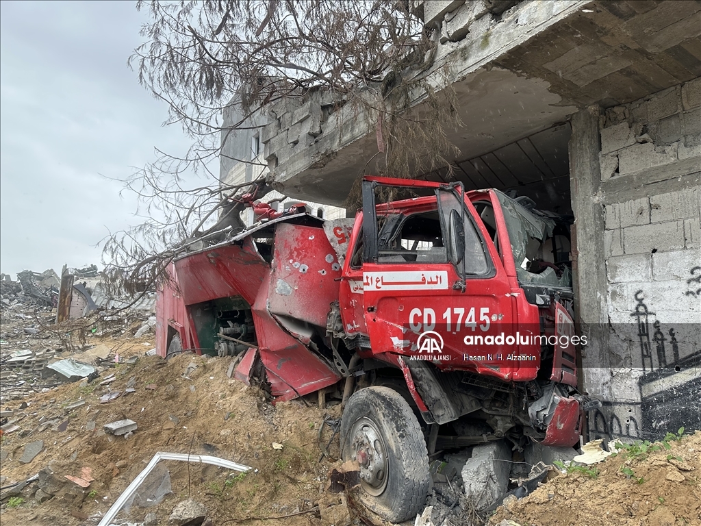Ateşkesin ardından Beyt Lahiya'daki yıkım ve kullanılamaz hale gelen araçlar görüntülendi