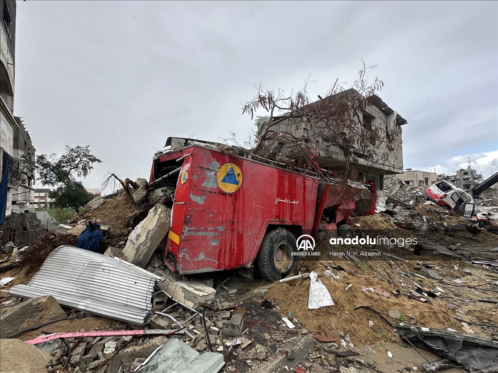 Ateşkesin ardından Beyt Lahiya'daki yıkım ve kullanılamaz hale gelen araçlar görüntülendi