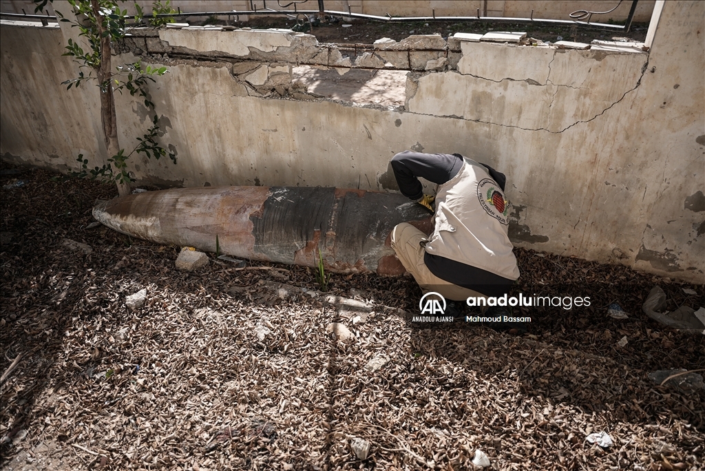 İsrail'in infilak etmeyen patlayıcı ve füzeleri Gazze'de tehlike saçıyor