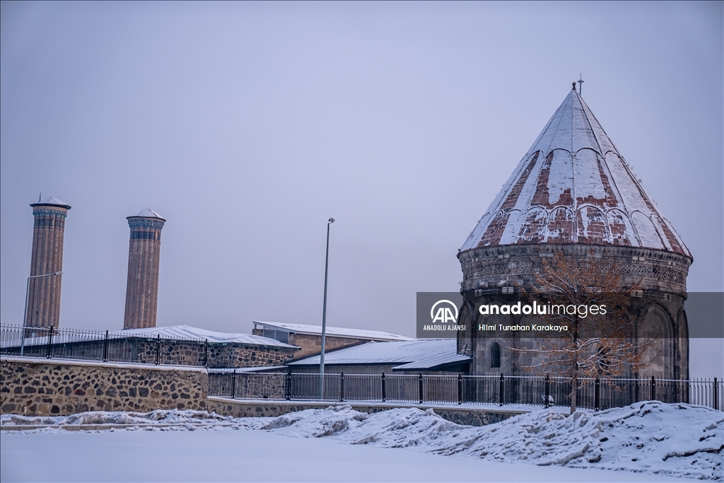 Erzurum'da kar etkili oldu