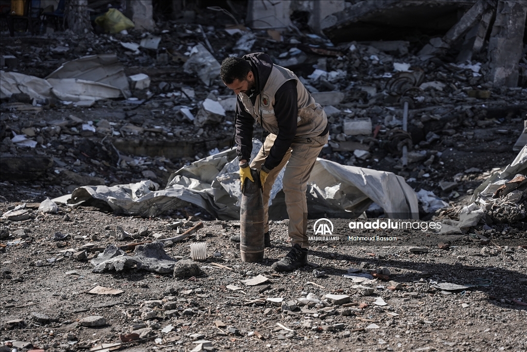 İsrail'in infilak etmeyen patlayıcı ve füzeleri Gazze'de tehlike saçıyor