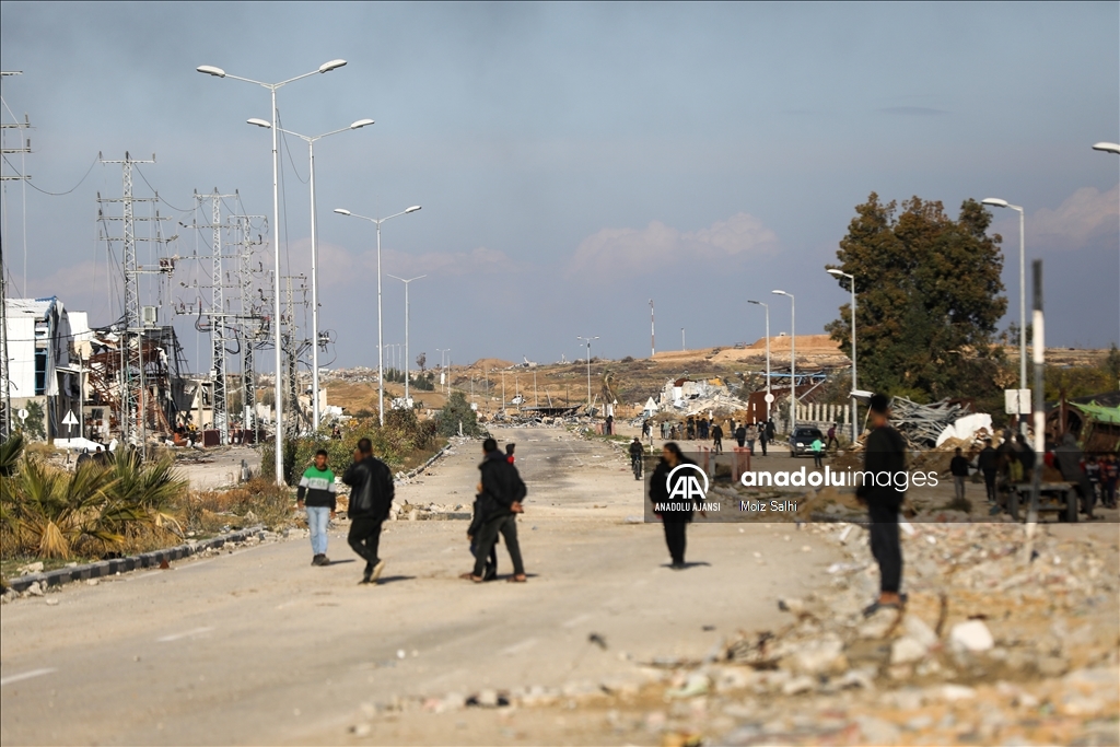 Ateşkesin ardından yerinden edilen Filistinliler evlerine dönmeyi bekliyor