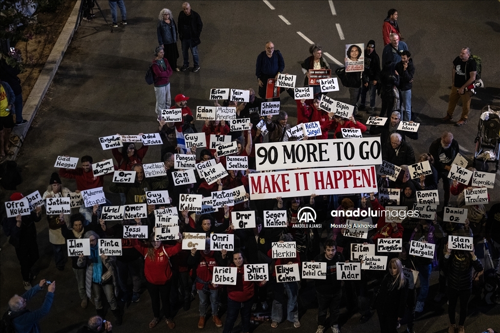 Tel Aviv'de ateşkesin kalıcı olması talebiyle gösteri düzenlendi