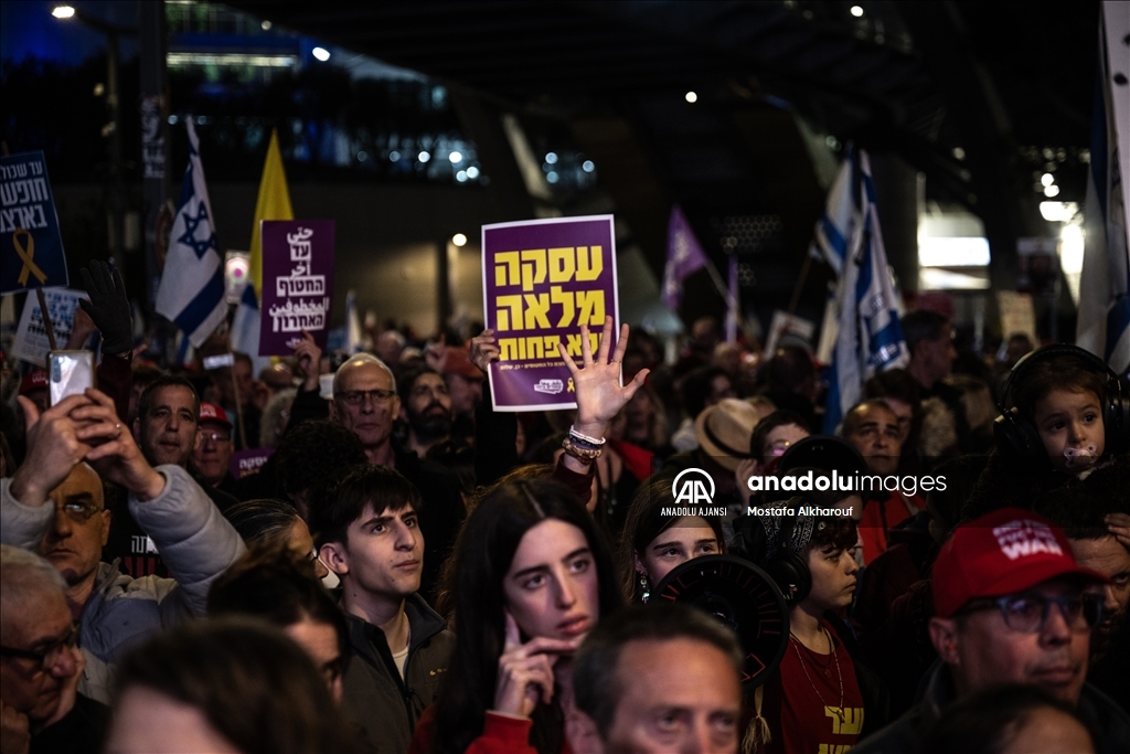 Tel Aviv'de ateşkesin kalıcı olması talebiyle gösteri düzenlendi