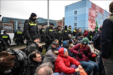 Amsterdamska policija uhapsila 190 demonstranata tokom blokade autoputa