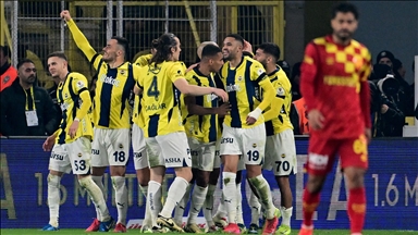 Fenerbahçe, Göztepe engelini ikinci yarıda bulduğu gollerle aştı