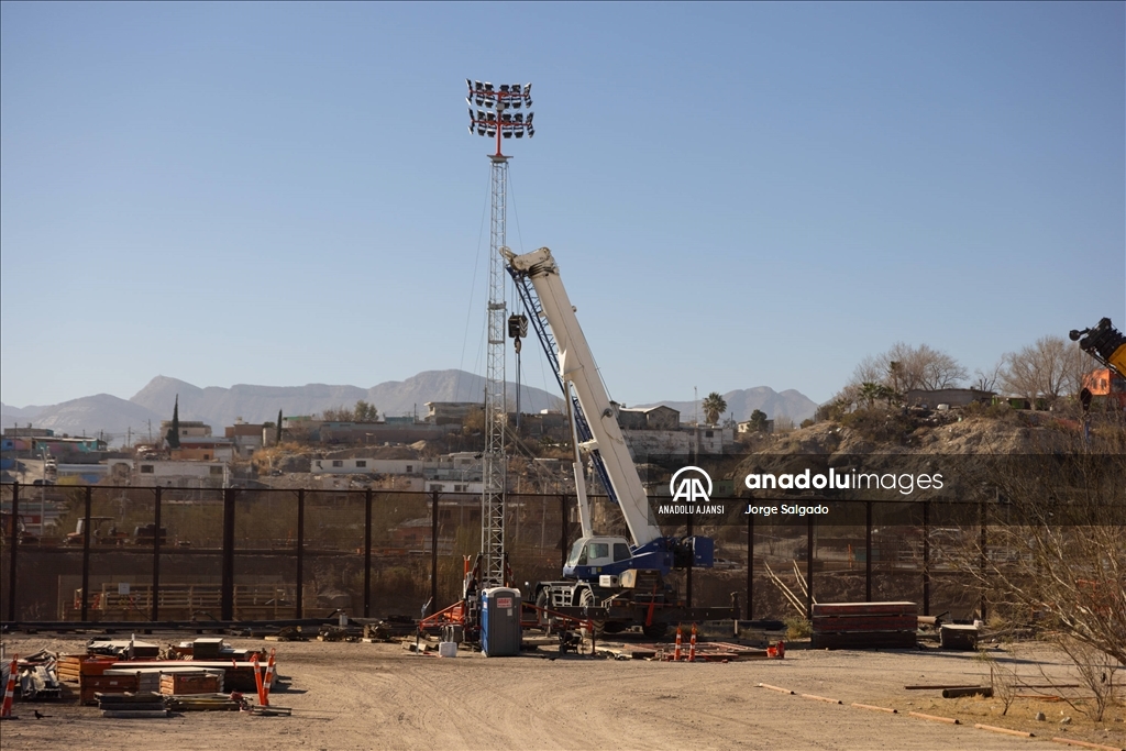 Texas sınırında duvarı inşaatı çalışmaları yeniden başladı