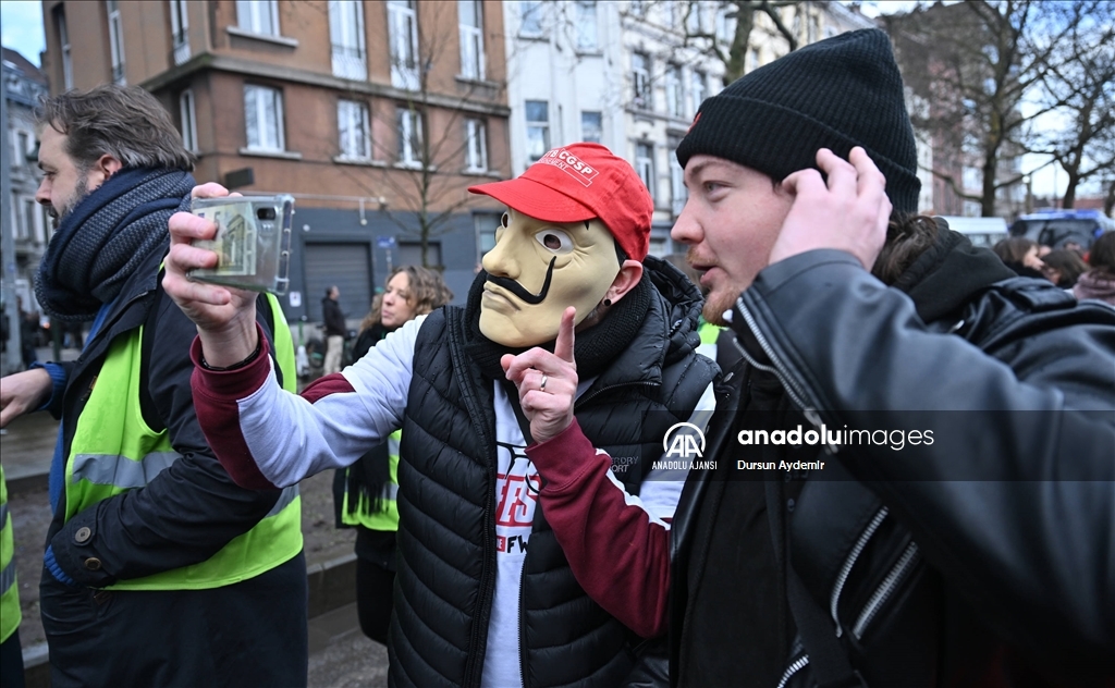 Belçika'da Fransızca eğitim veren öğretmenler greve gitti