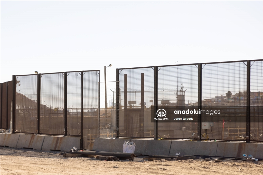 Texas sınırında duvarı inşaatı çalışmaları yeniden başladı