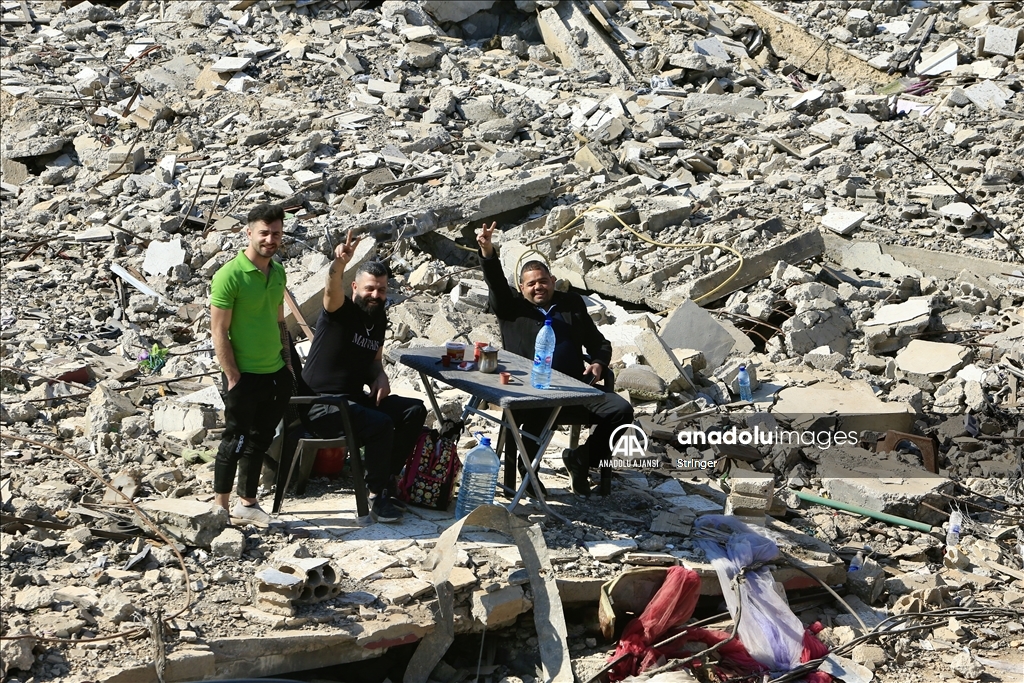 Lübnanlılar, Ayta eş-Şaab beldesindeki evlerine dönmeye devam ediyor
