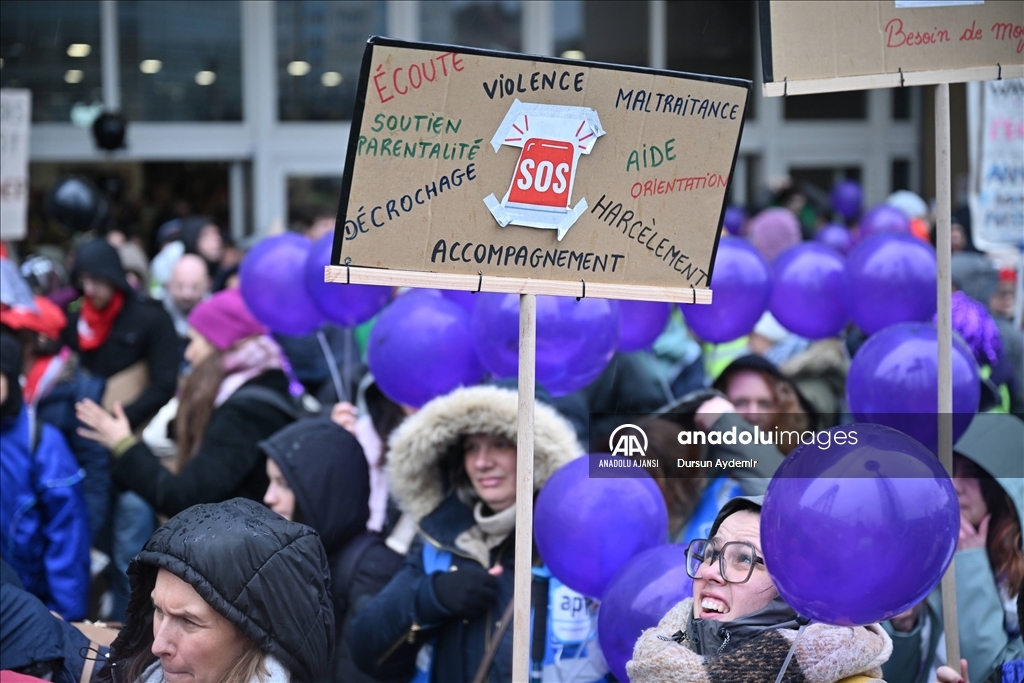 Belçika'da Fransızca eğitim veren öğretmenler greve gitti