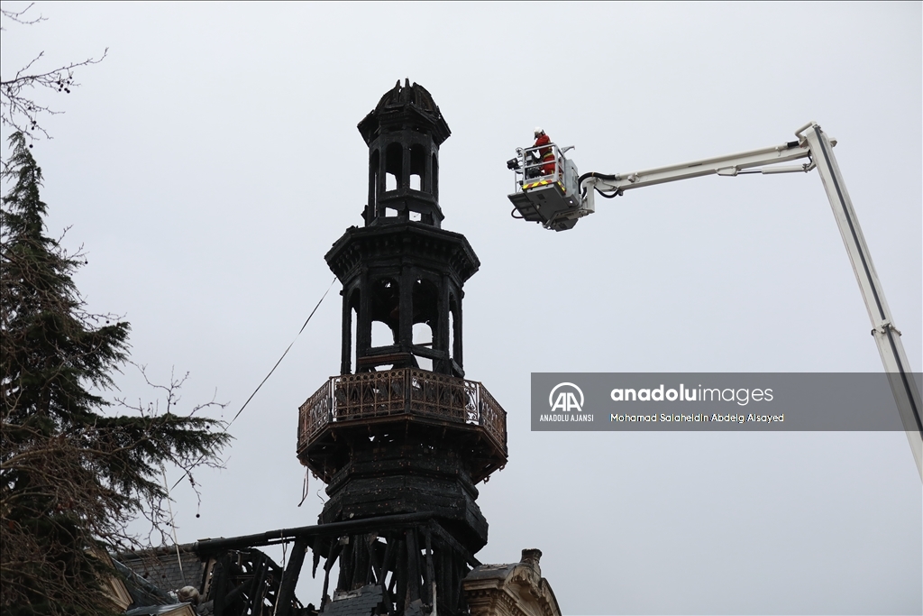 Paris'in 12. bölgesindeki belediye binasında yangın çıktı