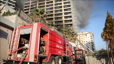 Alanya'da tadilat yapılan otelde çıkan yangın söndürüldü