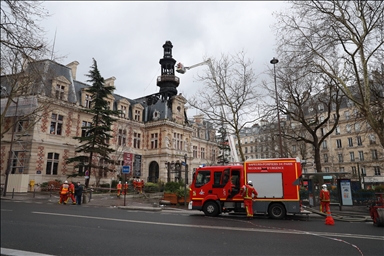 Paris'in 12. bölgesindeki belediye binasında yangın çıktı