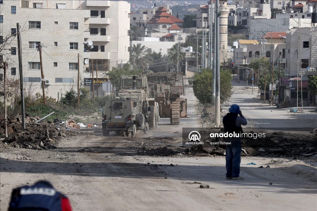 İsrail ordusu, Batı Şeria'nın kuzeyindeki saldırılarını 8. gününde genişleterek sürdürüyor