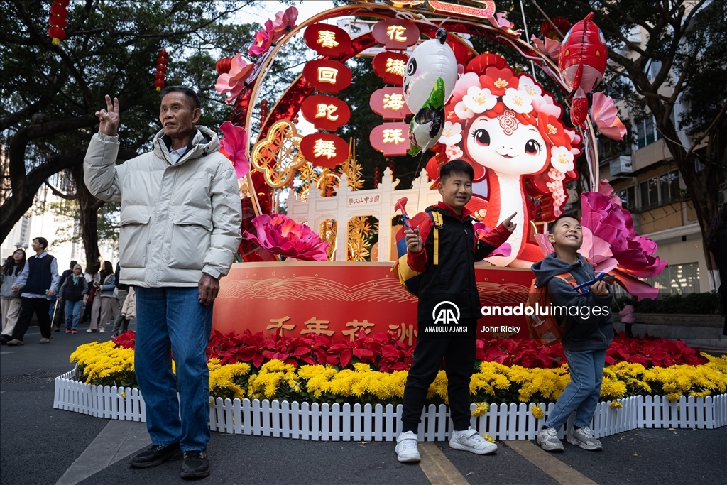Çin Yeni Yılı'nda Guangzhou çiçek pazarı yoğun ilgi gördü