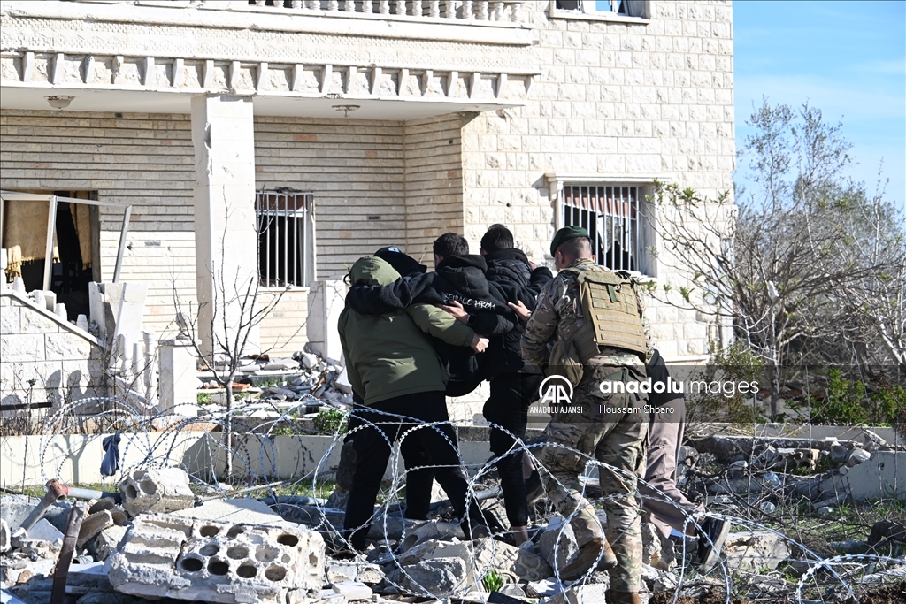 İsrail ordusu, Lübnan'ın güneyinde evlerine dönmek isteyen Lübnanlılara ateş açtı