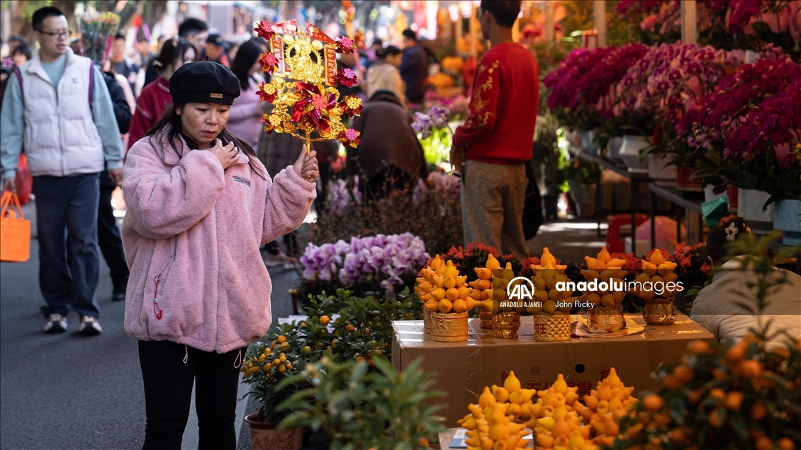 Çin Yeni Yılı'nda Guangzhou çiçek pazarı yoğun ilgi gördü