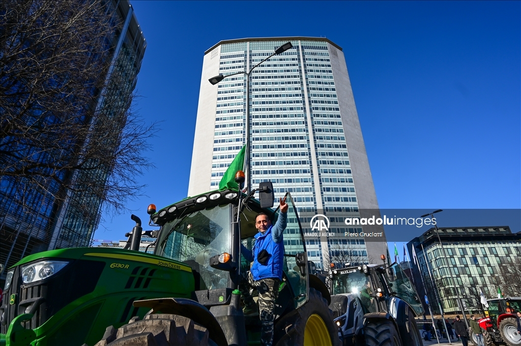 Italian farmers protest against agricultural policies
