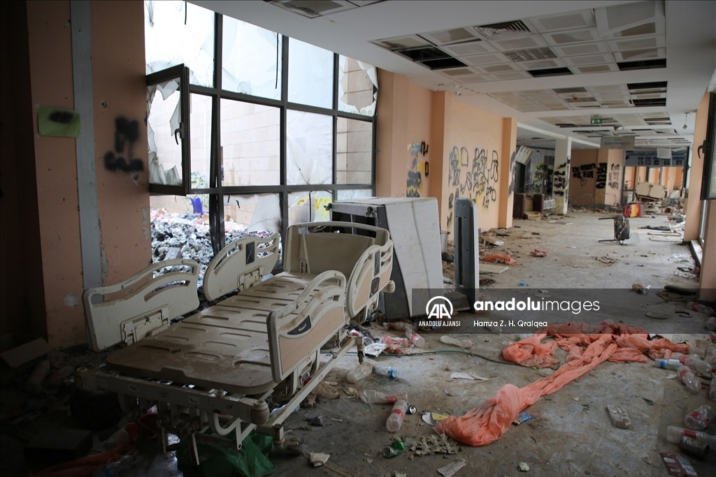 İsrail güçlerinin çekildiği Filistin-Türkiye Dostluk Hastanesi'ndeki yıkım görüntülendi