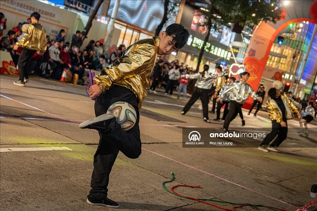 Hong Kong’da Çin yeni yılı kutlamaları için geçit töreni düzenlendi 
