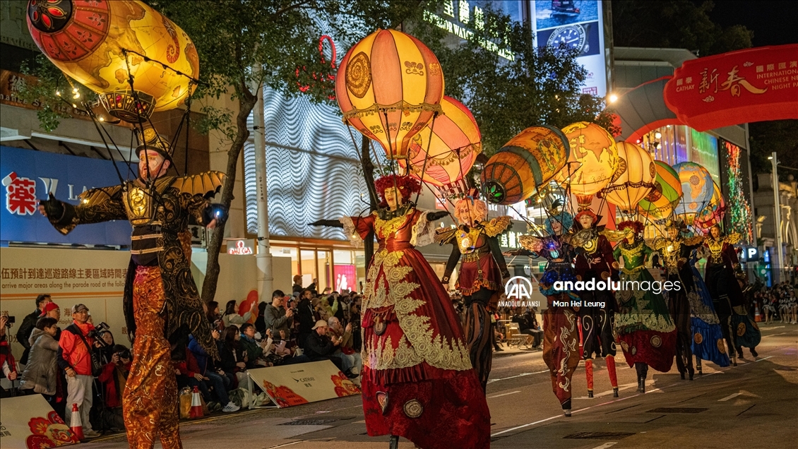 Hong Kong’da Çin yeni yılı kutlamaları için geçit töreni düzenlendi 