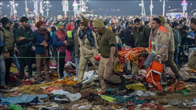 Hindistan'daki Maha Kumbh Festivali'nde izdiham yaşandı