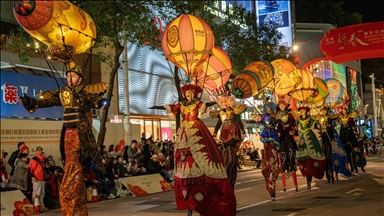 Hong Kong’da Çin yeni yılı kutlamaları için geçit töreni düzenlendi