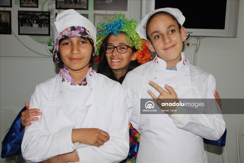 Serik’te özel öğrencilerin mezuniyet hayalleri gerçekleştirildi