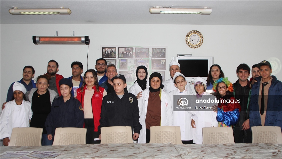 Serik’te özel öğrencilerin mezuniyet hayalleri gerçekleştirildi