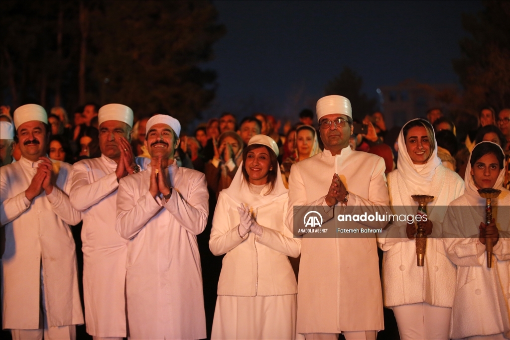 Zerduştên li Îranê "Cejna Sedeyê" pîroz kirin