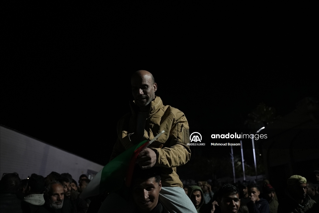 Serbest bırakılan Filistinli esirler Gazze Şeridi ve Batı Şeria'ya ulaştı 23