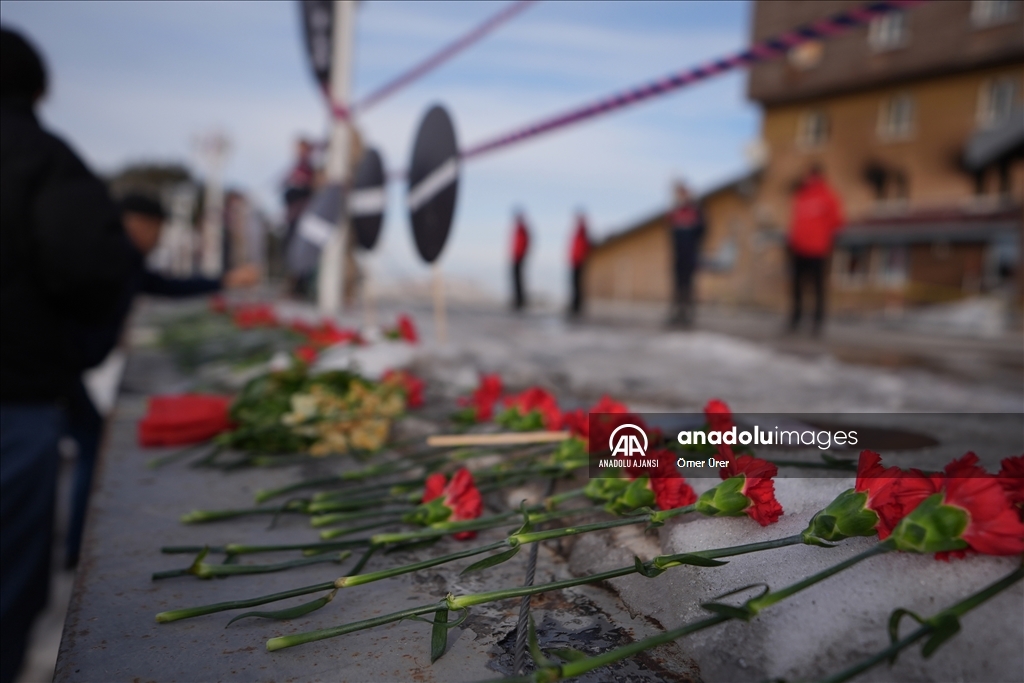 Kartalkaya'daki otel yangınında hayatını kaybedenler anıldı