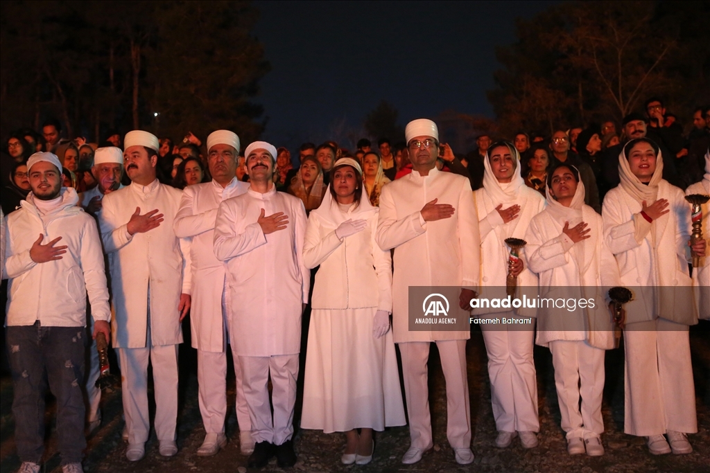 Zerduştên li Îranê "Cejna Sedeyê" pîroz kirin