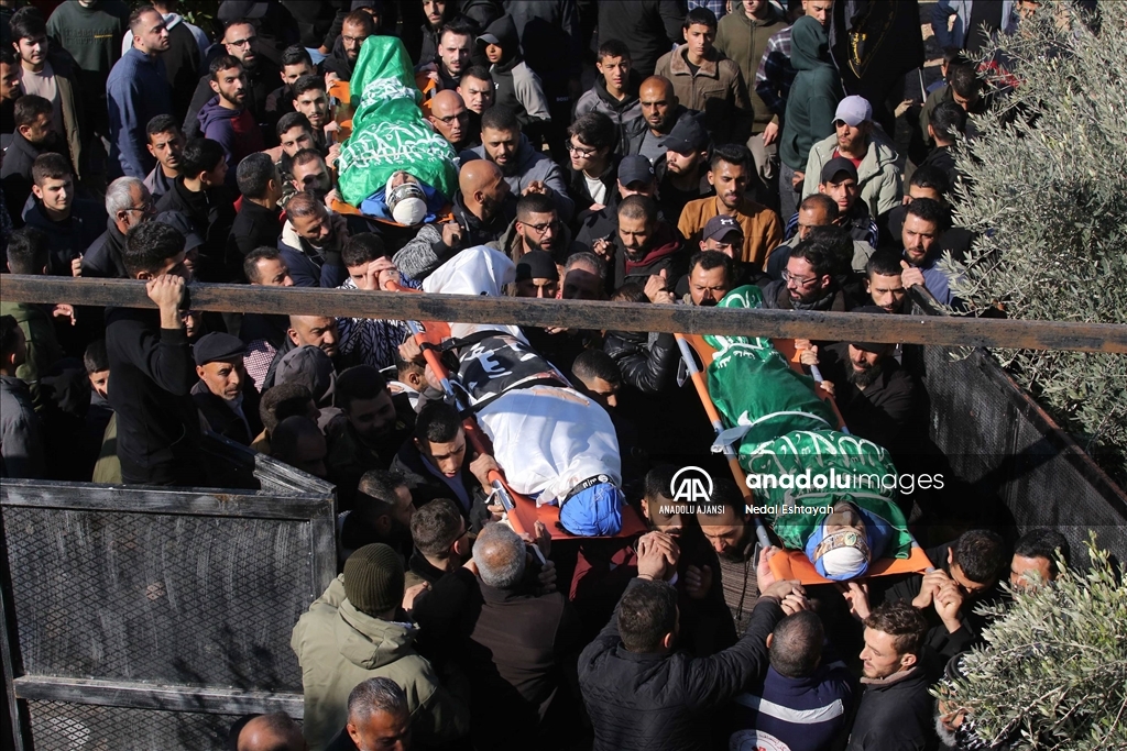 İsrail'in Batı Şeria'da öldürdüğü 10 Filistinli için cenaze töreni düzenlendi