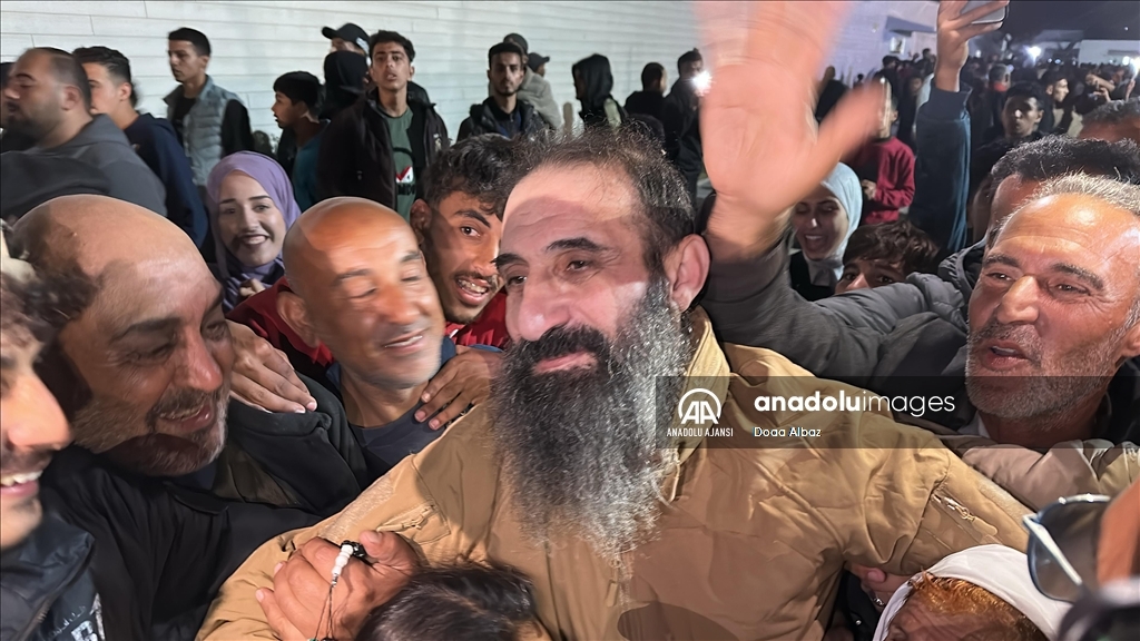 Serbest bırakılan Filistinli esirler Gazze Şeridi ve Batı Şeria'ya ulaştı 14