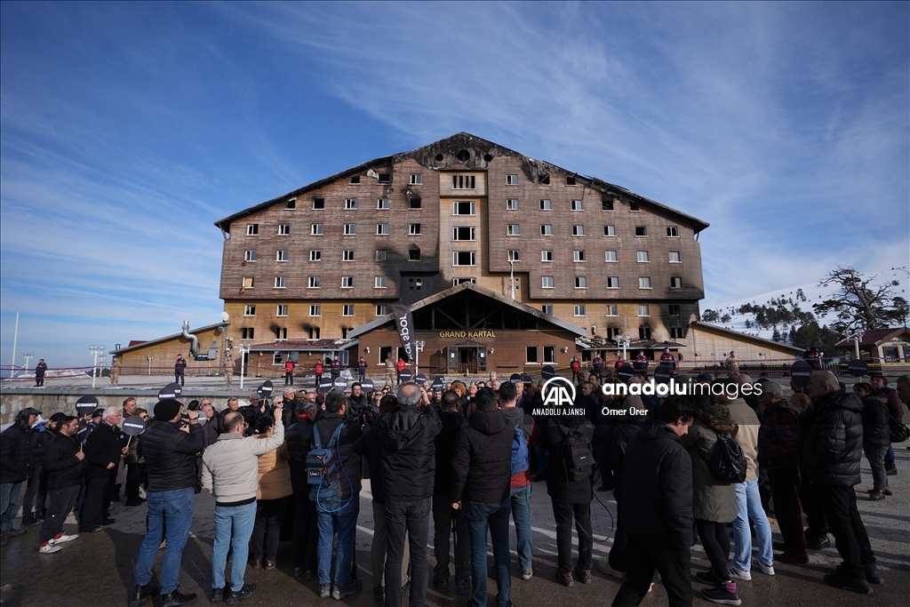 Kartalkaya'daki otel yangınında hayatını kaybedenler anıldı