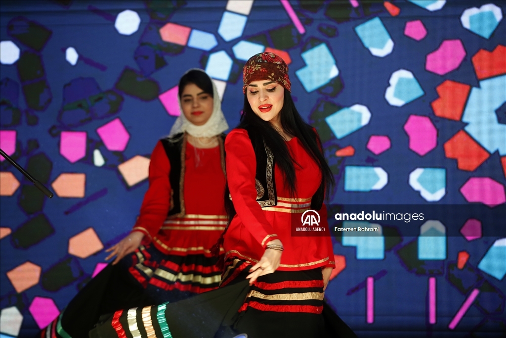 Zerduştên li Îranê "Cejna Sedeyê" pîroz kirin