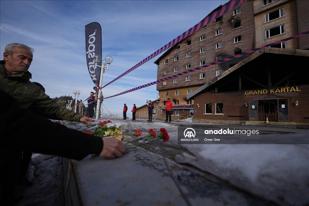 Kartalkaya'daki otel yangınında hayatını kaybedenler anıldı