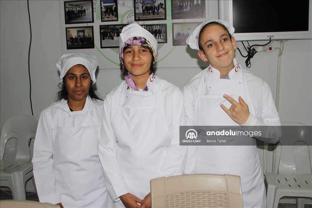 Serik’te özel öğrencilerin mezuniyet hayalleri gerçekleştirildi