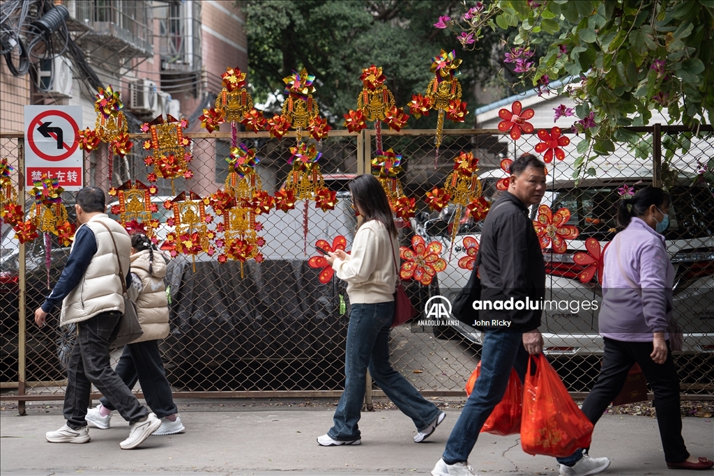 Bahar Festivali kapsamında Guangzhou'daki pazar yoğun ilgi gördü
