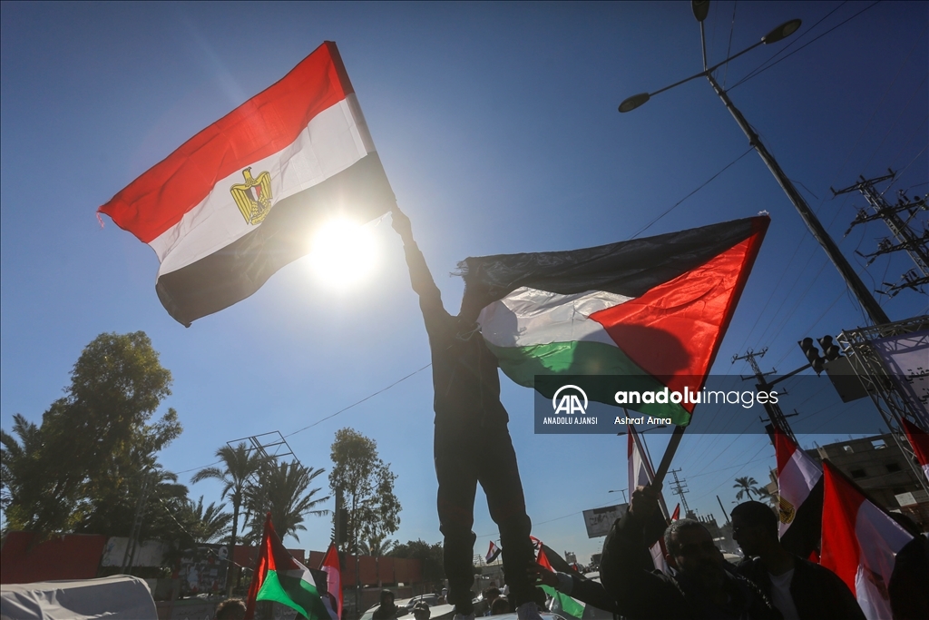 Gazze halkının tehcir edilmesi çağrısını reddeden Mısır ve Ürdün’ün tutumuna destek gösterisi 