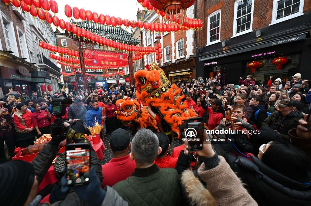 Londra'da Çin Yeni Yılı kutlamaları başladı