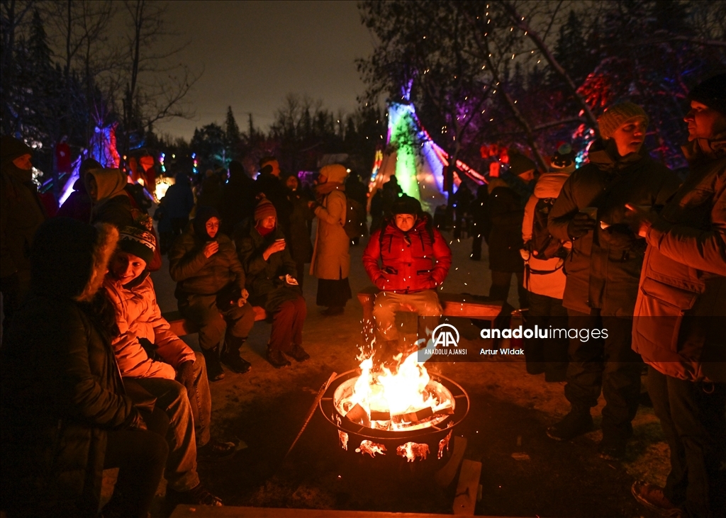 Kanada'da Flying Canoe Volant Festivali düzenlendi