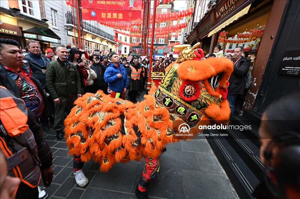 Londra'da Çin Yeni Yılı kutlamaları başladı