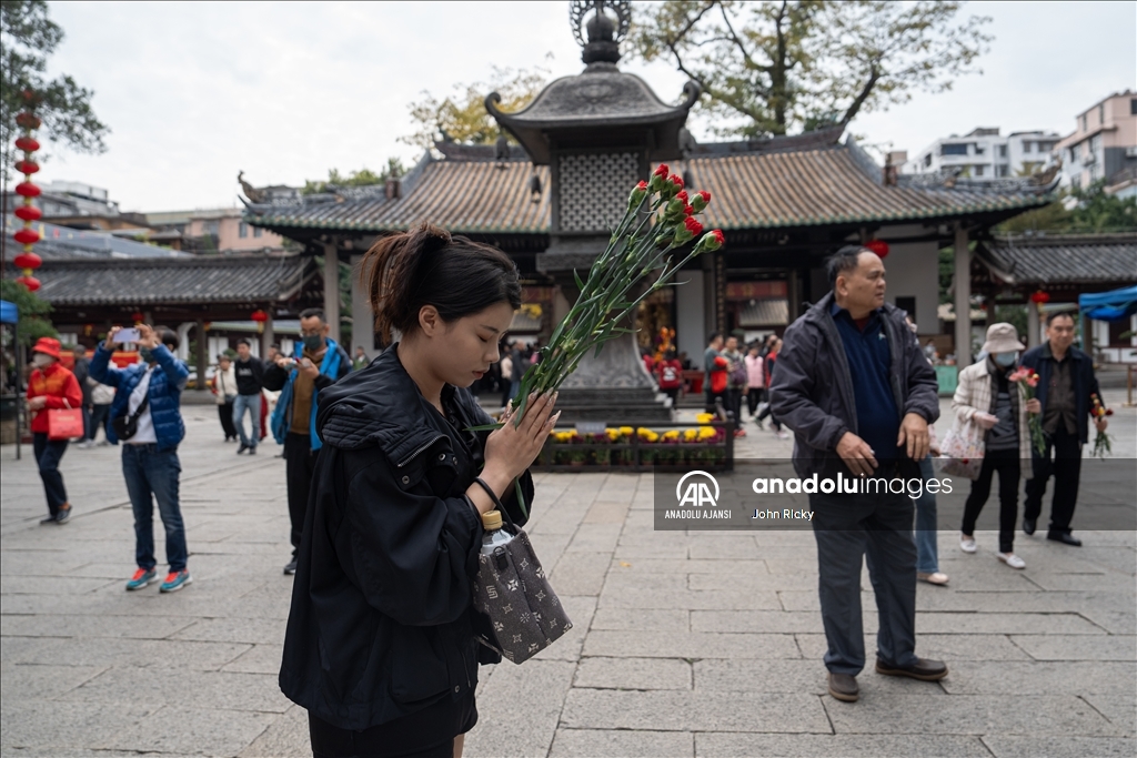 Bahar Festivali kapsamında Guangzhou'daki pazar yoğun ilgi gördü